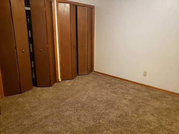 2nd image of 5217 Willowbrook Rd