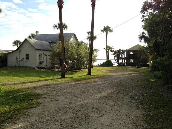 2nd image of 1935 Pineapple Ave