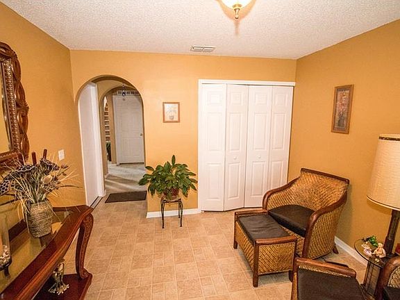 3rd image of 1041 Brenton Leaf Dr