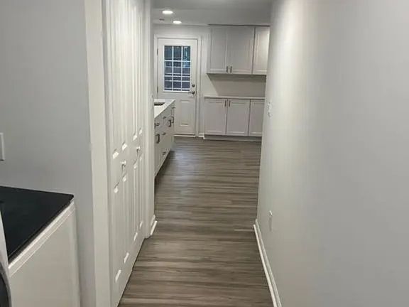 4th image of 1100 Springvale Rd