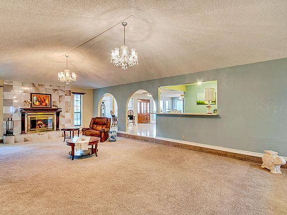 5th image of 5673 Oak Cliff Dr