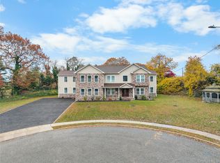 4 Coventry Court, Wheatley Heights, NY