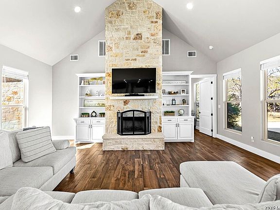 4th image of 491 Stablewood Ln