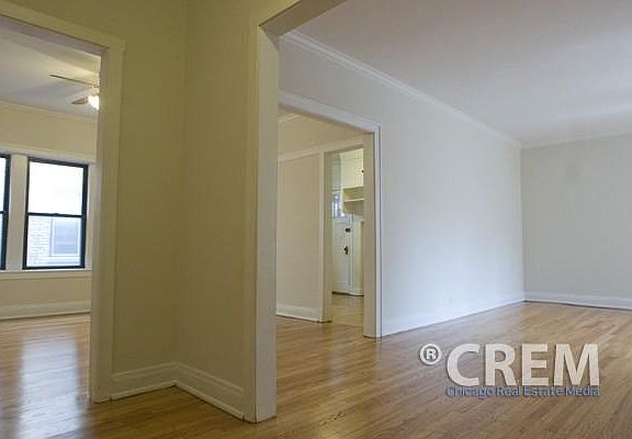5th image of 1372 W Greenleaf Ave APT 2N