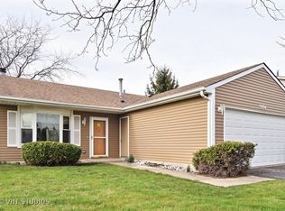 1474 Maple Ridge Ct, Carol Stream, IL 60188