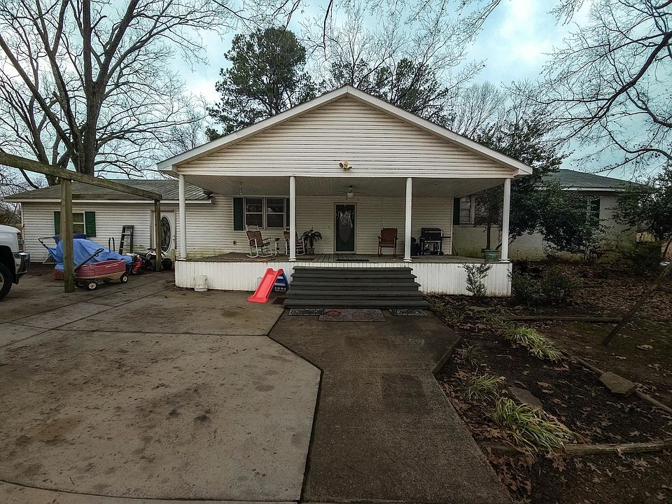 1st image of 467 E Kenwood Ave