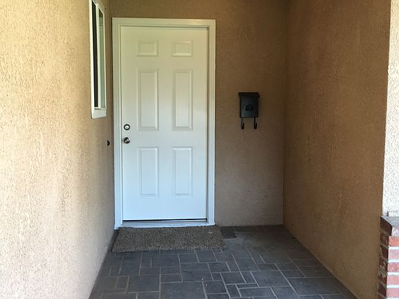 4th image of 710 E Myrtle Ave