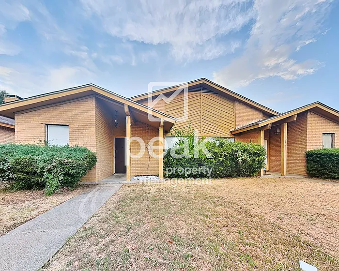 2710 Saint George Pl