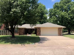 1520 Sun Rise Dr, Enid, OK 73703
