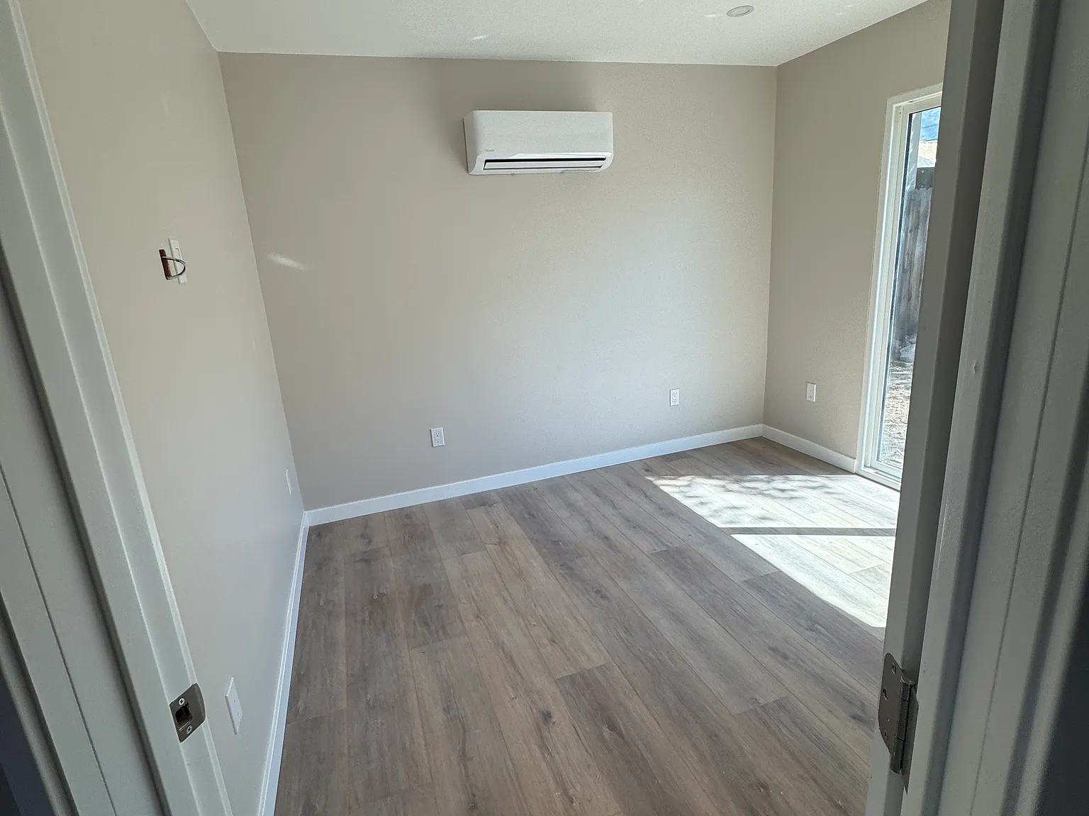 132 Poinsettia Ave — Photo 2