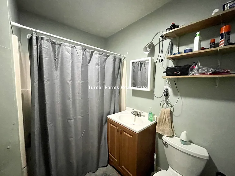 221 Holland St #2R — Photo 15