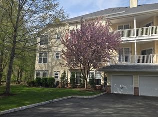 2101 Courtney Ln, Somerset, NJ 08873