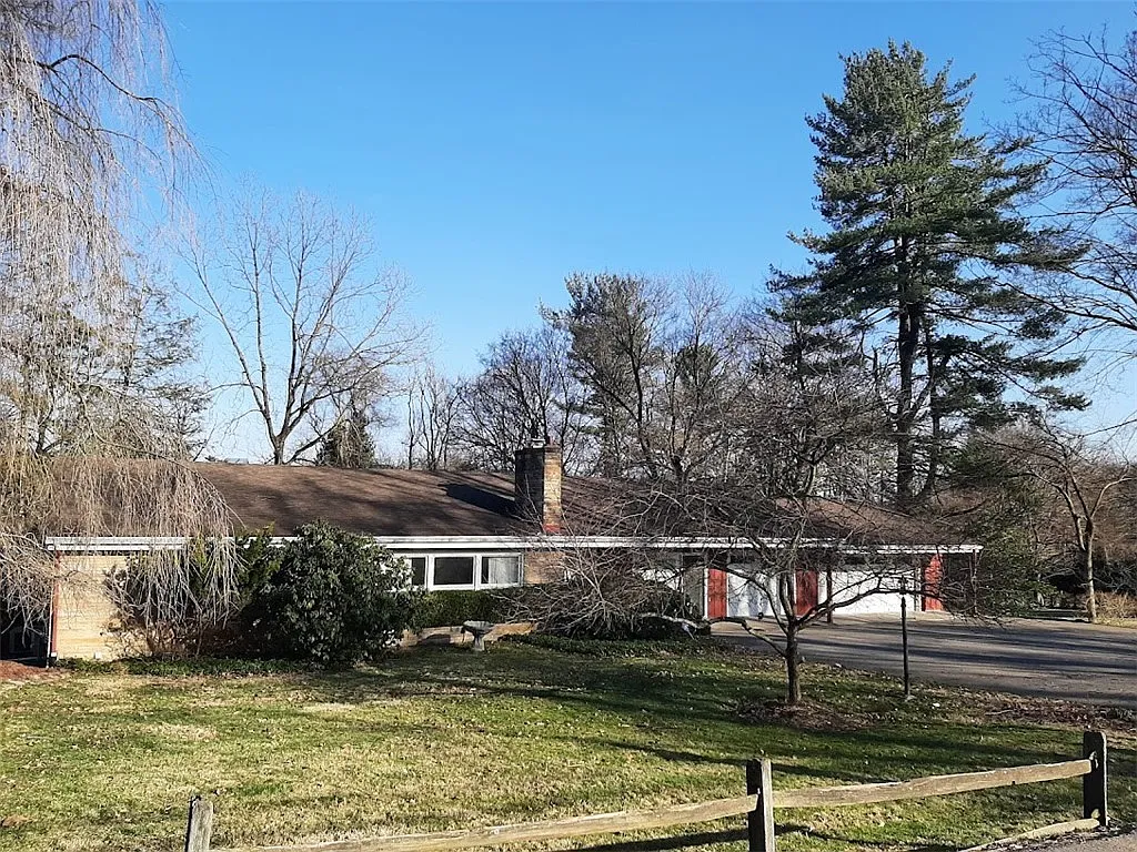 2308 Clearvue Rd photo 1
