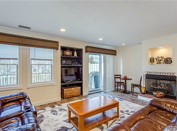 4th image of 135 Colony Dr