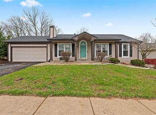 16149 Castlerea Blvd, Ellisville, MO 63021