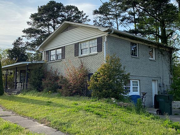 2nd image of 124 38th Ave NE
