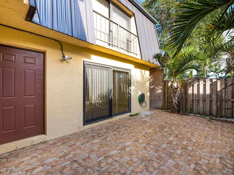 2471 Waterside Dr — Photo 1
