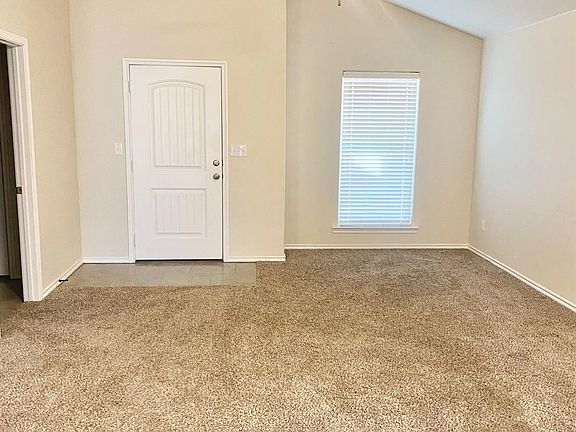 4th image of 13611 Avenue V