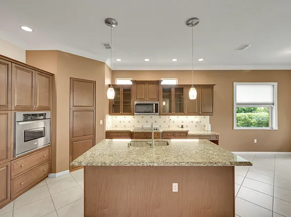2539 Vicara Court, Royal Palm Beach, FL 33411