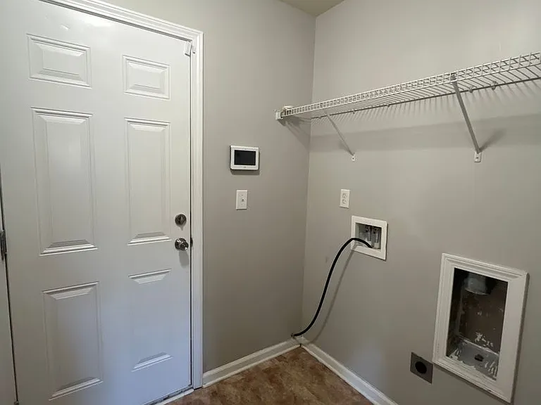 5064 Ballantine Dr — Photo 7