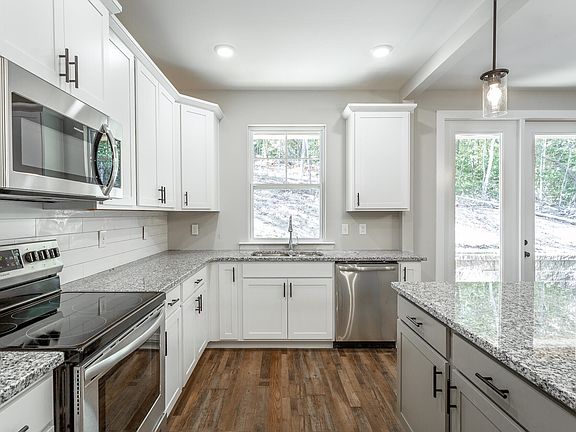 2nd image of 439 Glenhill Cir