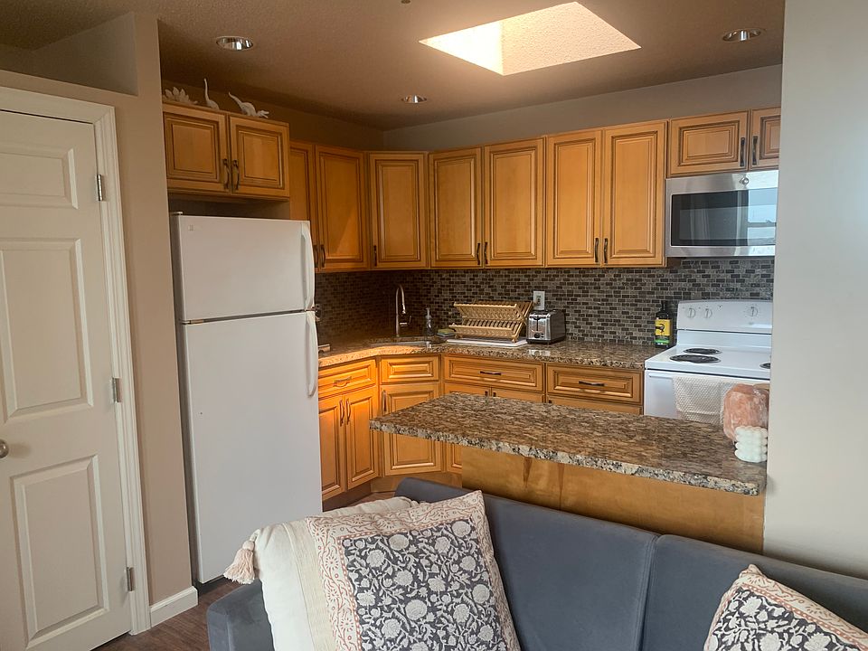 1st image of 202 Main St APT 306