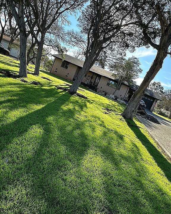 1st image of 741 Laurel Ln