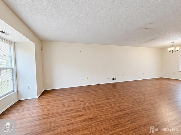 5th image of 29 Albury Way