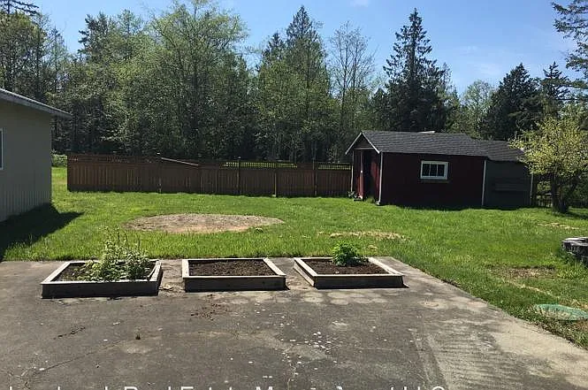 919 E McLeod Rd — Photo 2
