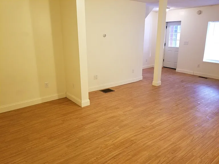 308 E Main St — Photo 10