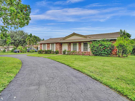 3rd image of 11068 Glenwood Drive