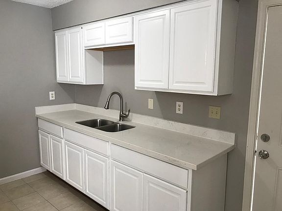 4th image of 516 Revere Dr