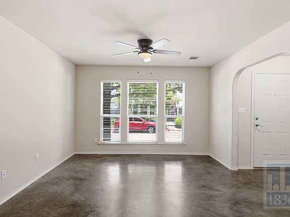 3rd image of 4508 Felicity Ln