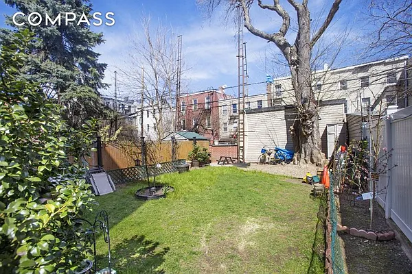 Rented by Compass | media 12