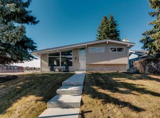 9939 E Maplecreek Dr SE, Calgary, AB T2J 1T4