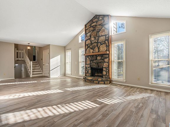 3rd image of 2400 Dalton Dr