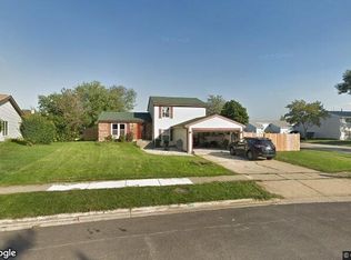 1913 Burr Oak Ln, Glendale Heights, IL