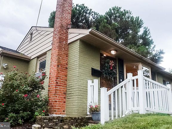 2nd image of 323 Mount Vernon Ave