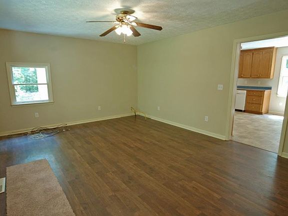 3rd image of 10225 Reinhardt College Pkwy