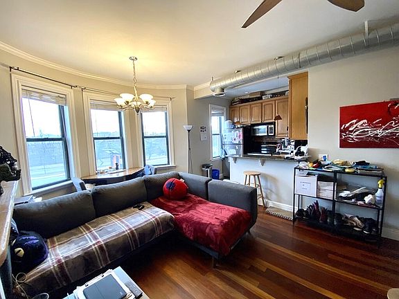 2nd image of 195 Cambridge St