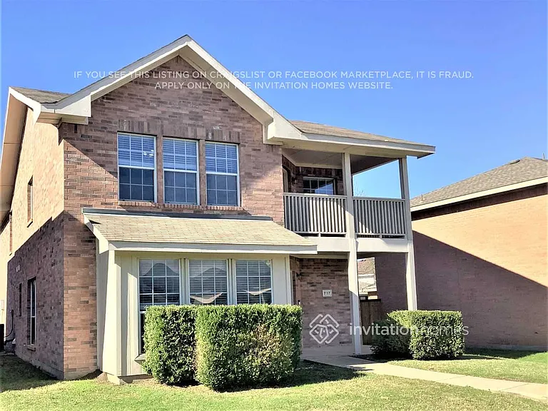 717 Duke Dr — Photo 2