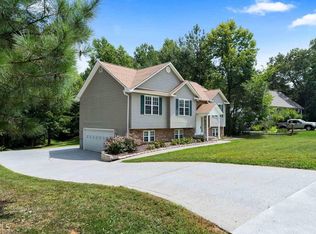 8 Pleasant Run Dr, Adairsville, GA 30103