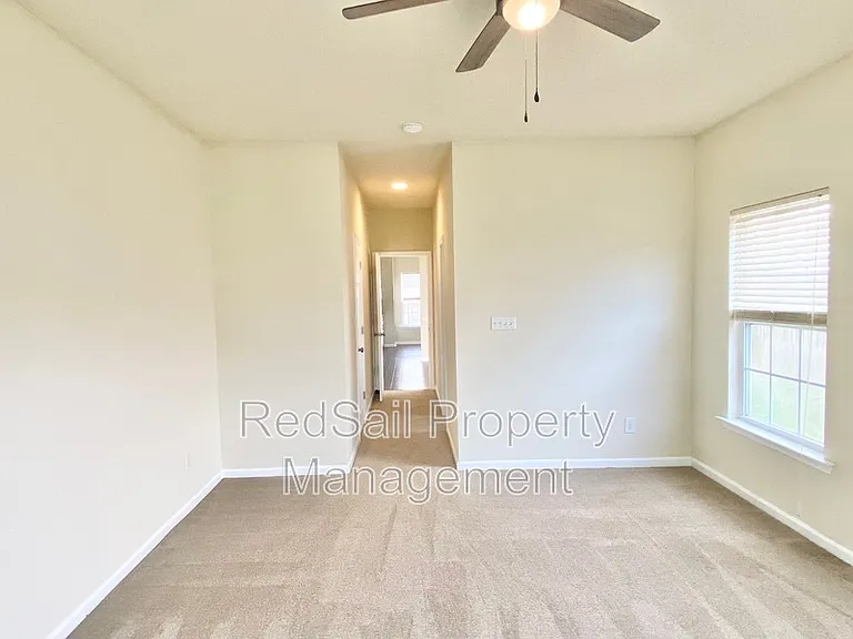 405 Holmes Blvd — Photo 10