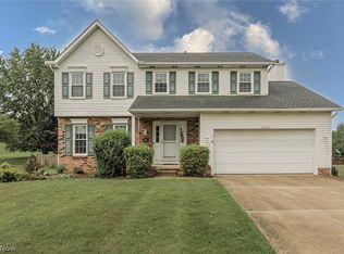 10290 Sandalwood Ln, Twinsburg, OH 44087
