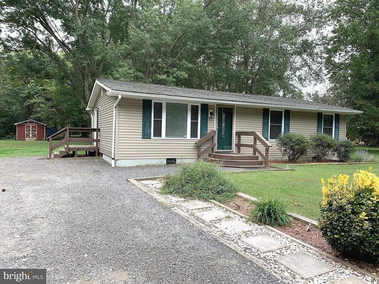 3 bed, 1050 sqft, $1,900 — Photo 1