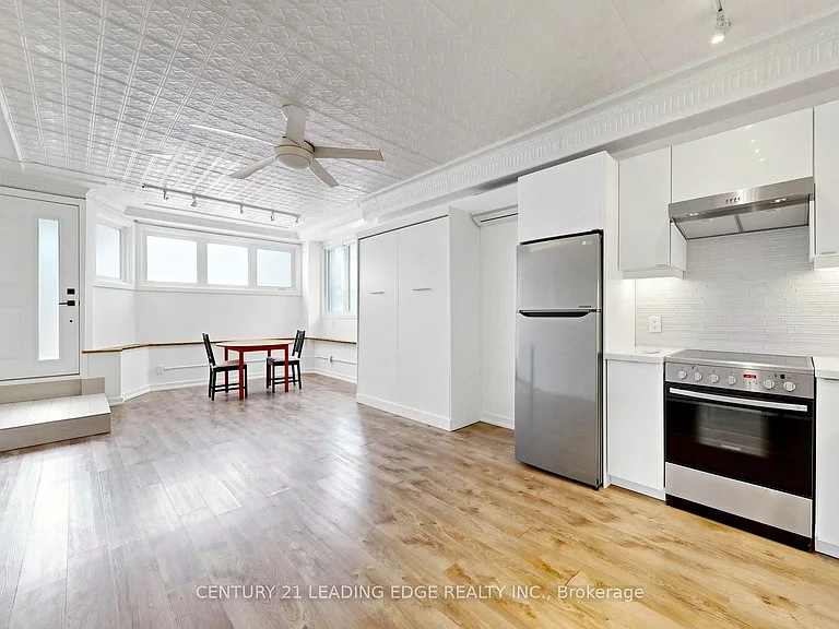 679 Woodbine Ave #MAIN — Photo 3