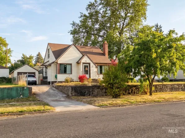 1618 13th Ave, Lewiston, ID 83501