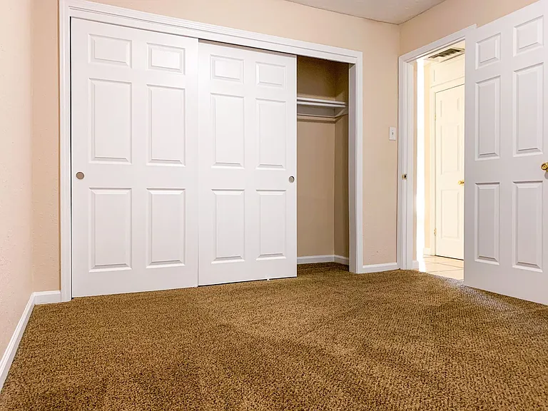 Desert Park Apartments — Photo 17