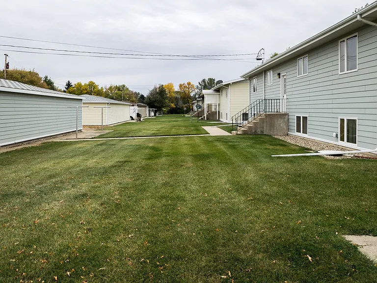 Cozy 4-Plex's Located on Minot's North Hill! 2028-2048 5th Street NW — Photo 27