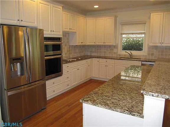 3rd image of 4433 Wyandotte Woods Blvd